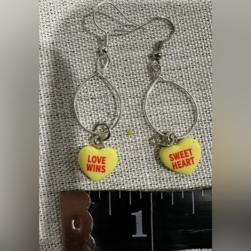 Heart-shaped earrings - Picture 3 of 4